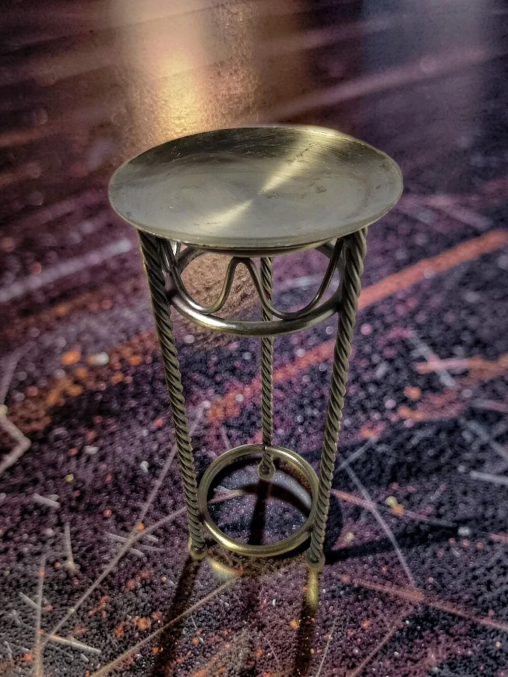 Vintage Twisted Legs Design Metal plant stand or pillar candle holder